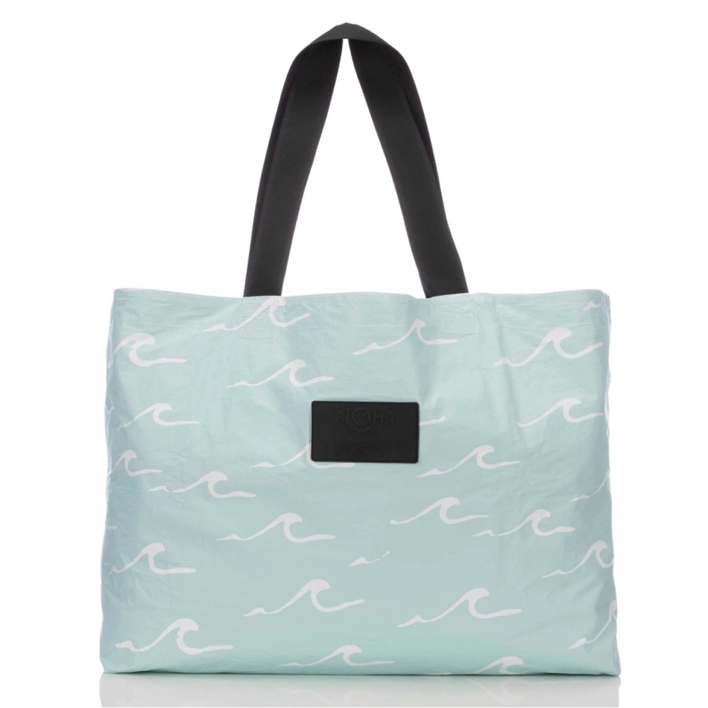 NWT ALOHA holo holo beach bag
